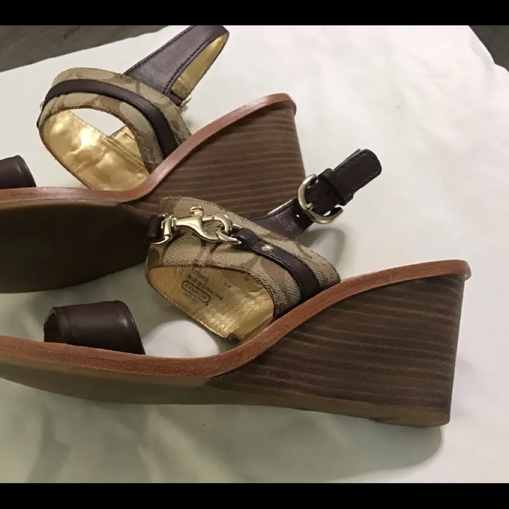 Coach Wedge Sandals Sz 8 1/2 - Picture 6 of 8